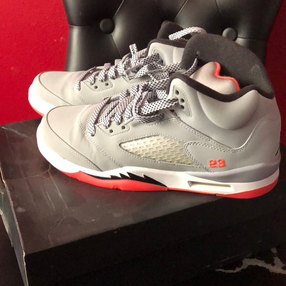 Jordan Retro 5 - Picture 2 of 3